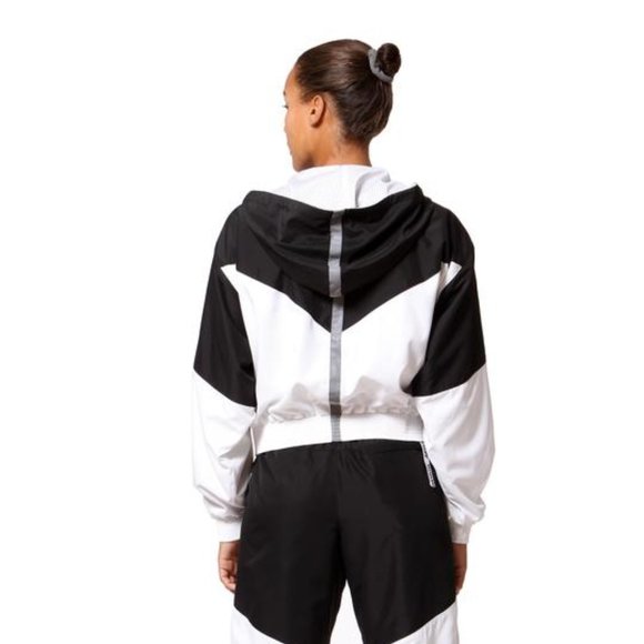 ARTISTIX Woman's Cropped jacket black and … - Picture 2 of 9